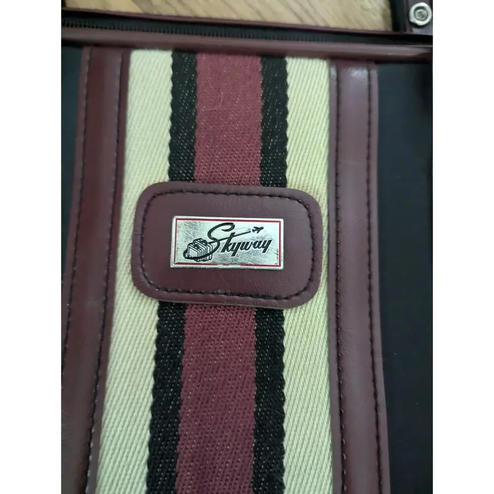 Vintage Skyway 14x22 Garment Bag Suit Carrier Black Burgundy Striped Travel Bag